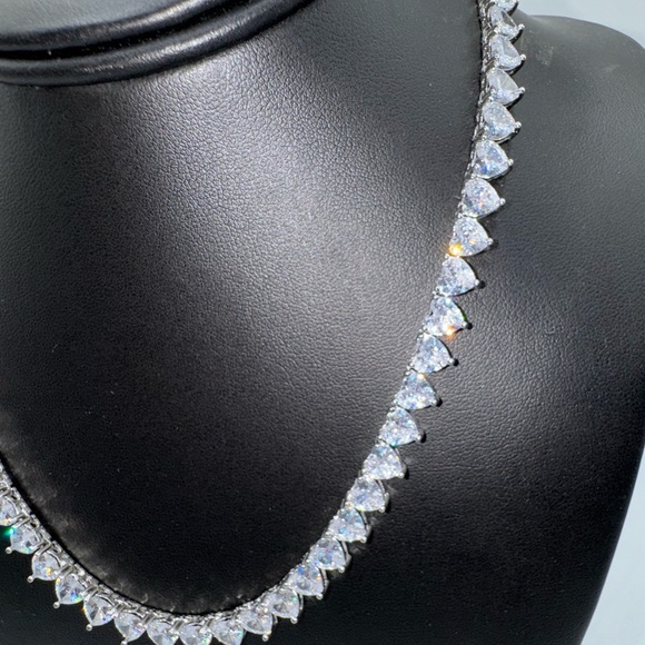 14kt 51ct Heart Tennis Necklace - Picture 9 of 15